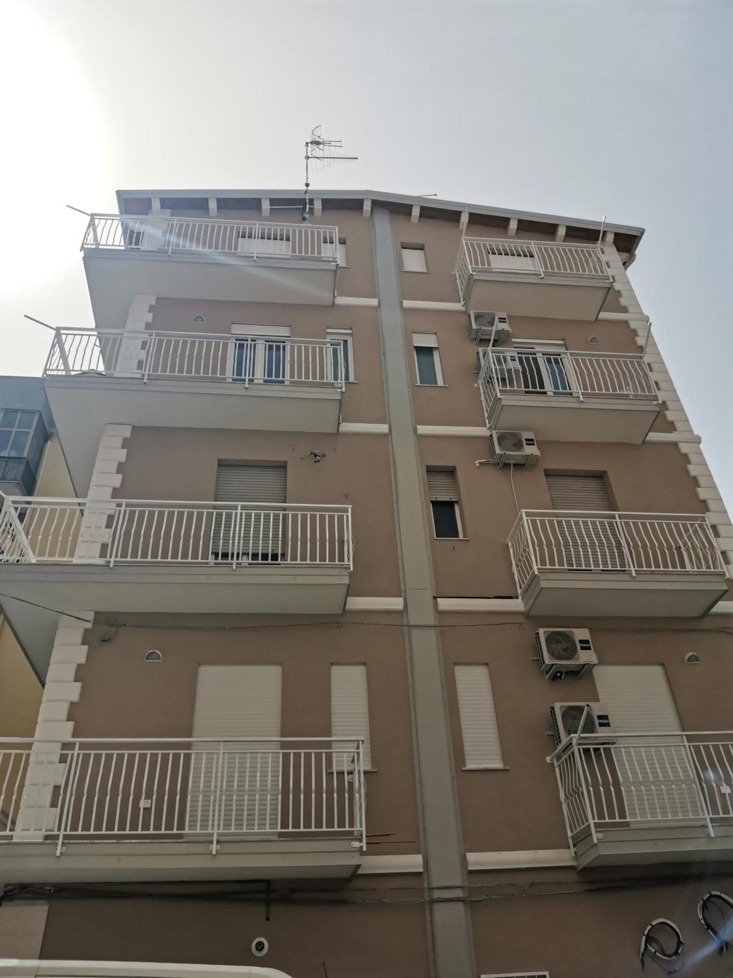 Palazzo Buscema - Appartamenti & Residence Crotone Extérieur photo