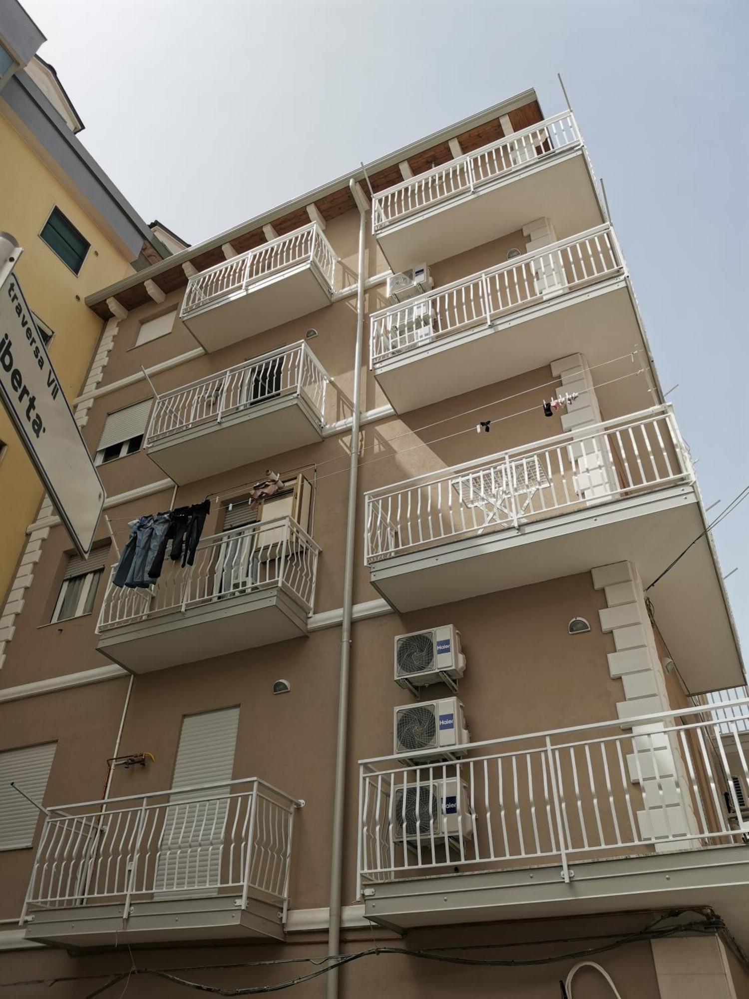 Palazzo Buscema - Appartamenti & Residence Crotone Extérieur photo