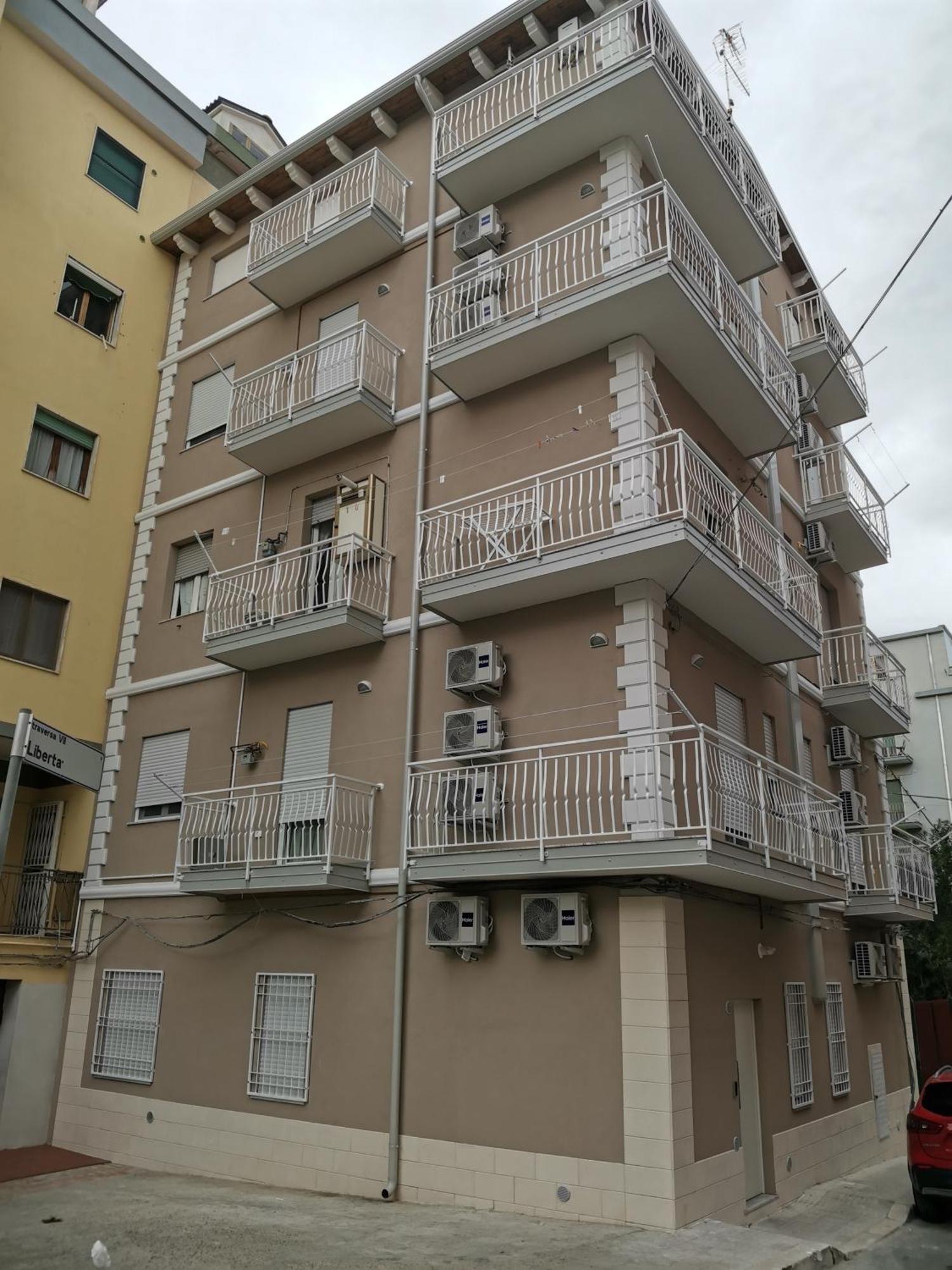 Palazzo Buscema - Appartamenti & Residence Crotone Extérieur photo