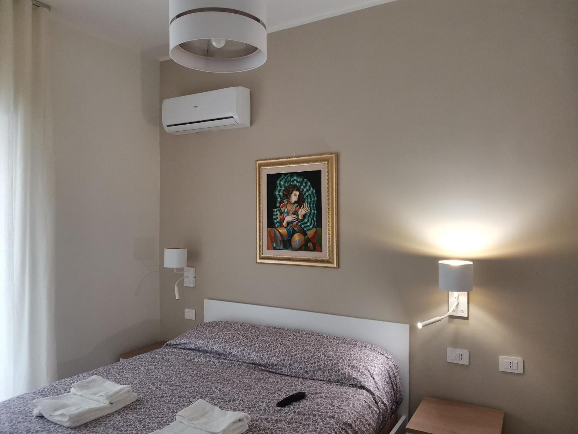 Palazzo Buscema - Appartamenti & Residence Crotone Extérieur photo