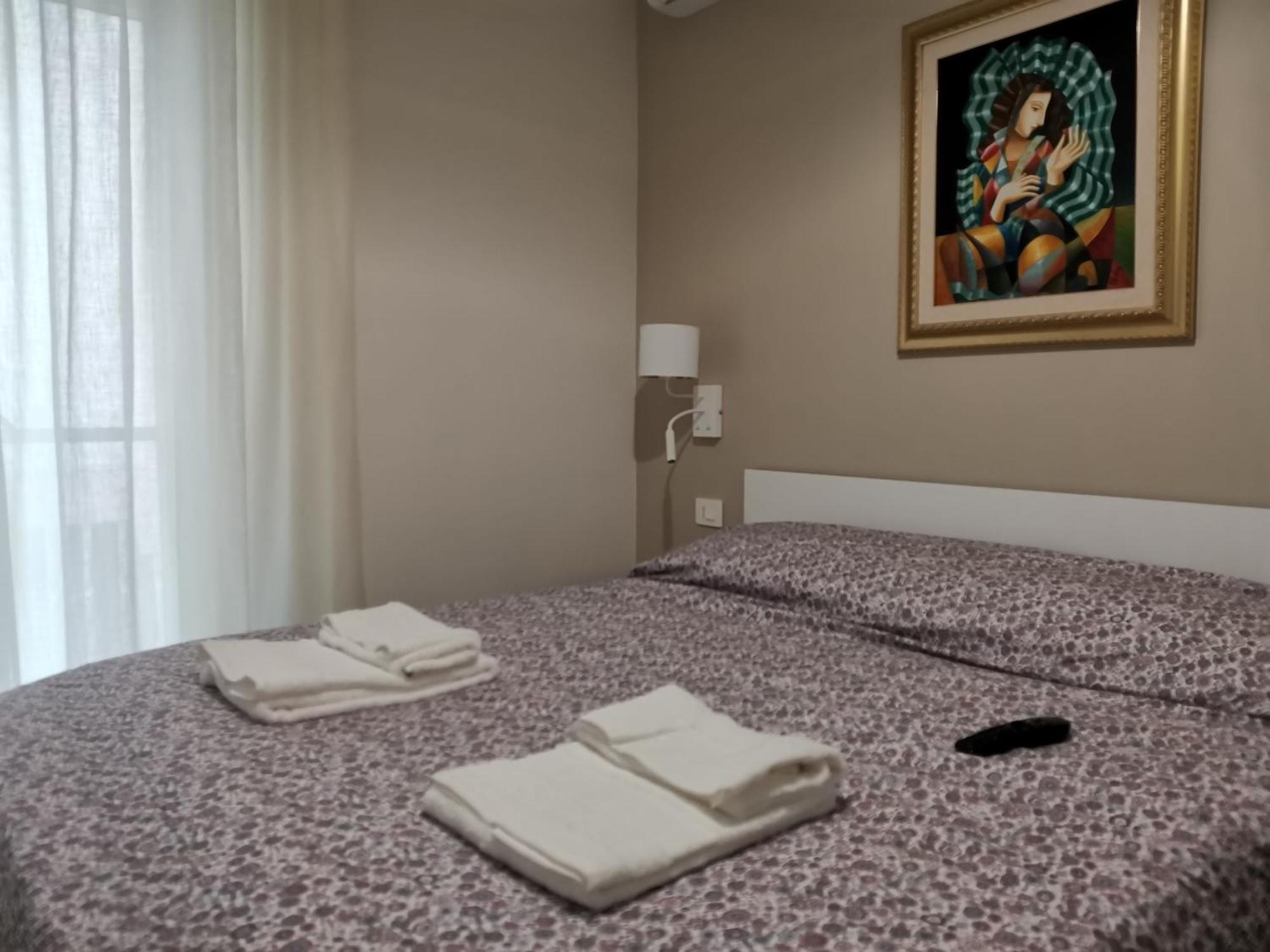 Palazzo Buscema - Appartamenti & Residence Crotone Extérieur photo