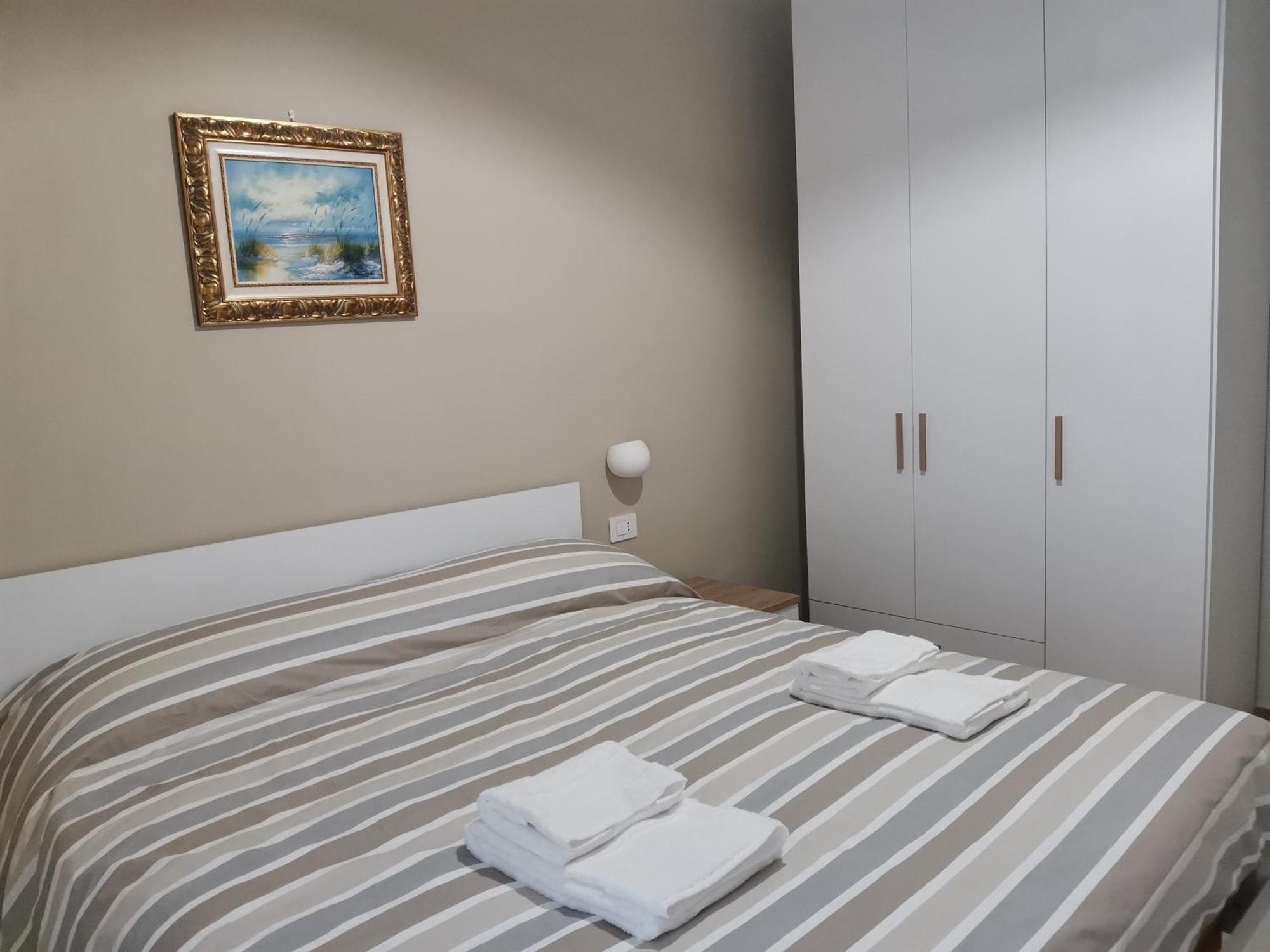 Palazzo Buscema - Appartamenti & Residence Crotone Extérieur photo