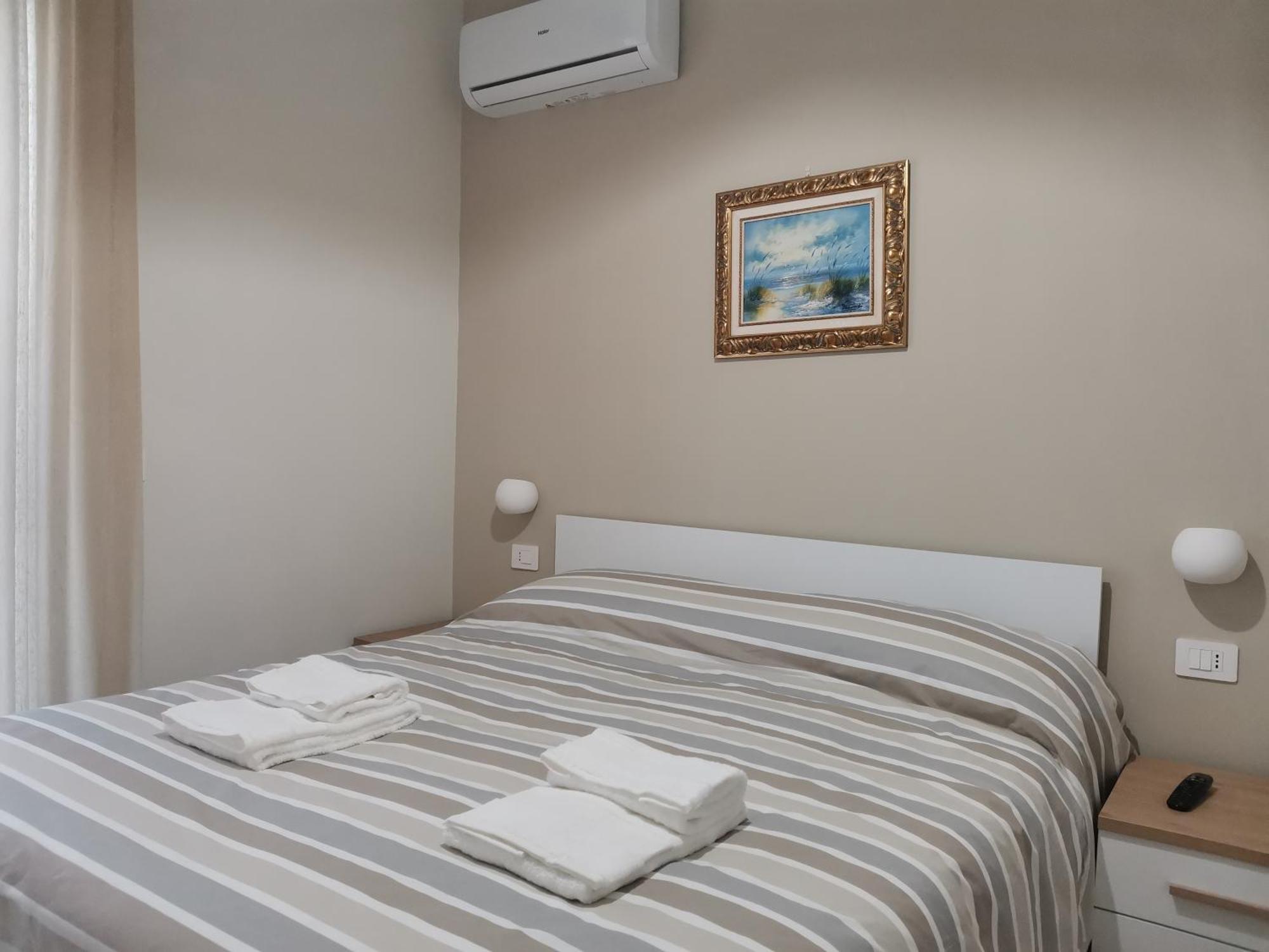 Palazzo Buscema - Appartamenti & Residence Crotone Extérieur photo