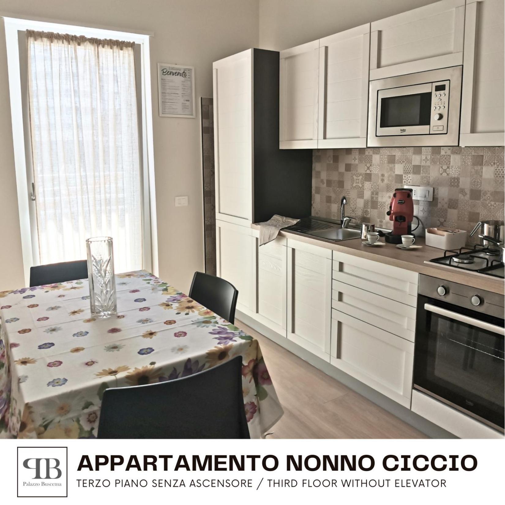 Palazzo Buscema - Appartamenti & Residence Crotone Extérieur photo